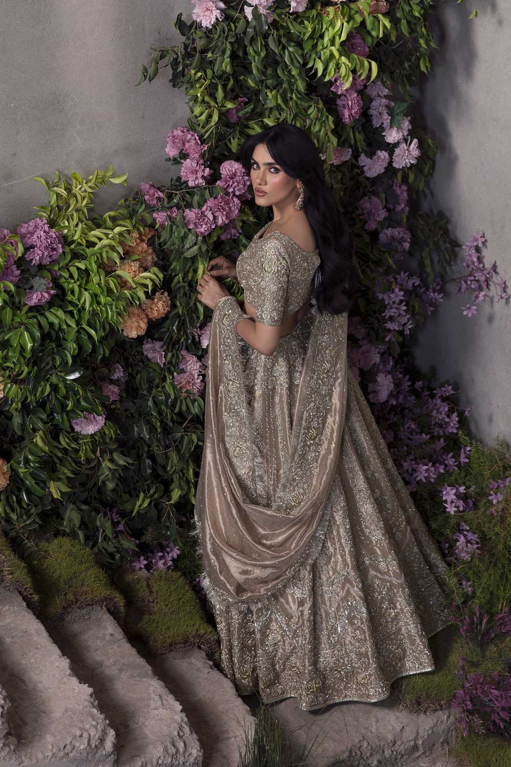 Lotus - Saranaqvistore